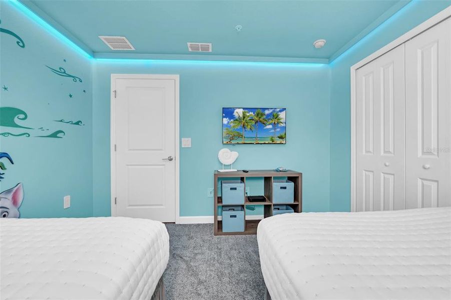 Furnished interior view inside a new home in , Kissimmee (Image 10).