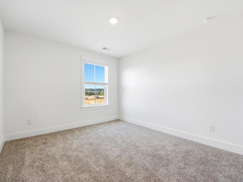 Spacious, unfurnished interior of a new home in , Summerville (Image 40).