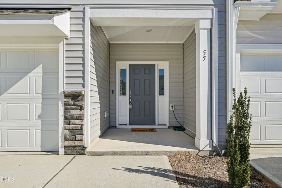 4-web-or-mls-Honeydew Way-S0710-004