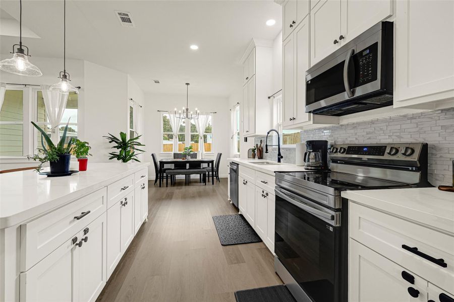 Furnished interior view inside a new home in , Conroe (Image 19).
