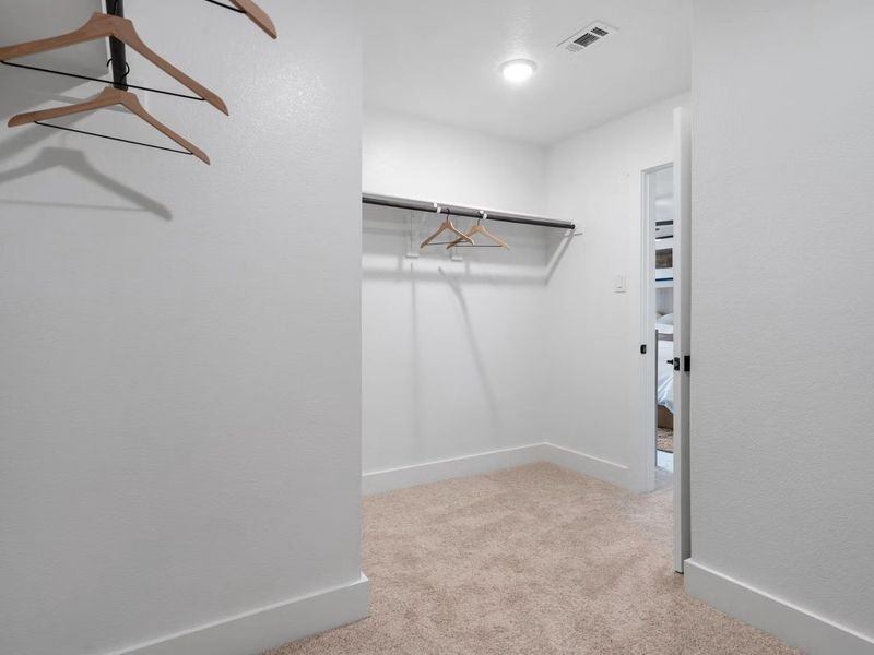 Spacious, unfurnished interior of a new home in Lake Park Villas, Wylie (Image 21). Spacious, unfurnished interior of a new home in Lake Park Villas, Wylie (Image 21).