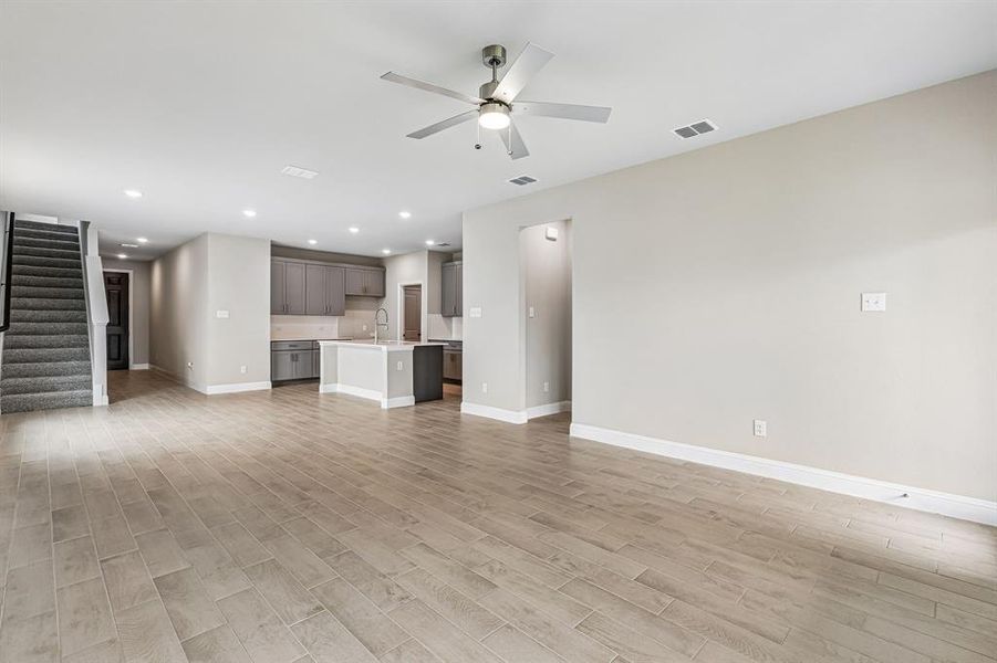 Spacious, unfurnished interior of a new home in Venetian, Weston (Image 13).