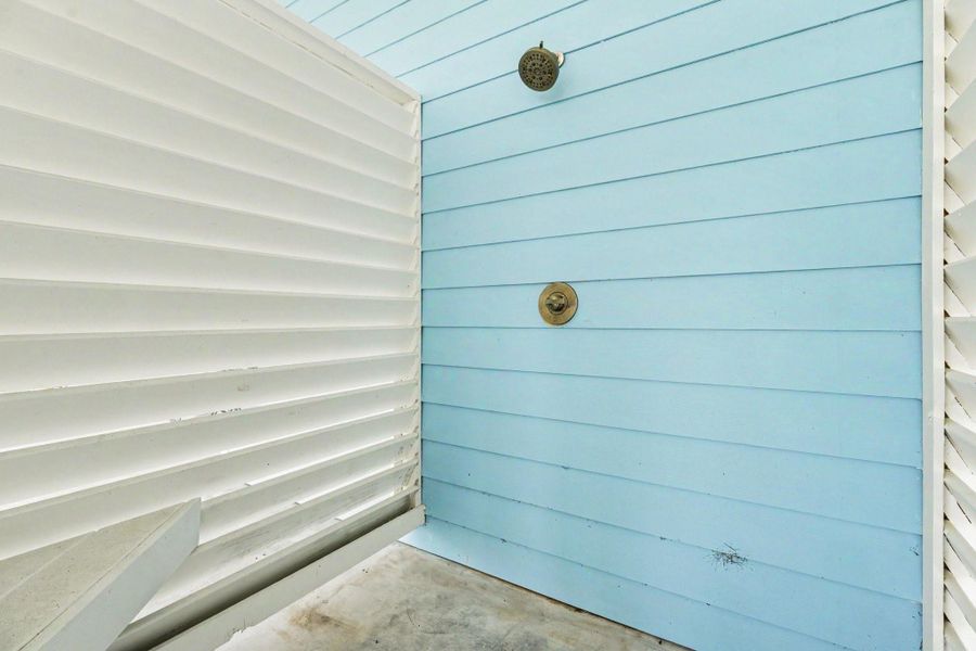 Exterior details and patio area of a home in , Galveston (Image 26).
