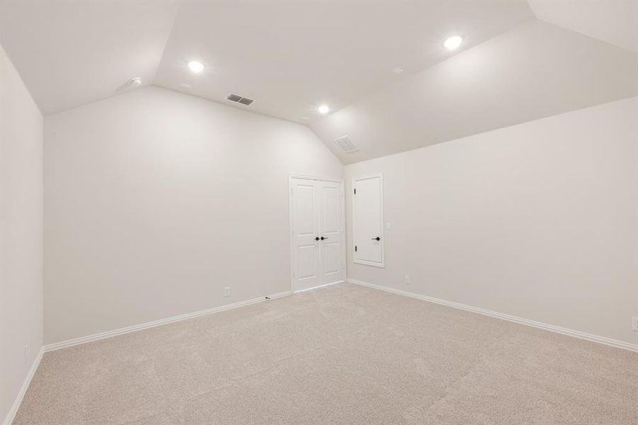 Spacious, unfurnished interior of a new home in Devonshire, Forney (Image 35).