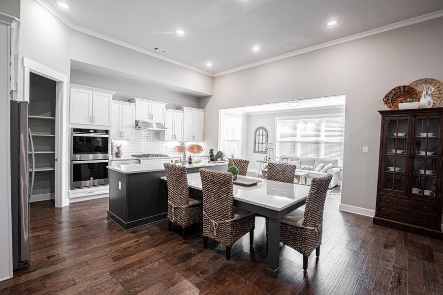 Representative furnished interior of a home built from the Worthington by Grant & Co in White Oak, Arlington (Image 42).