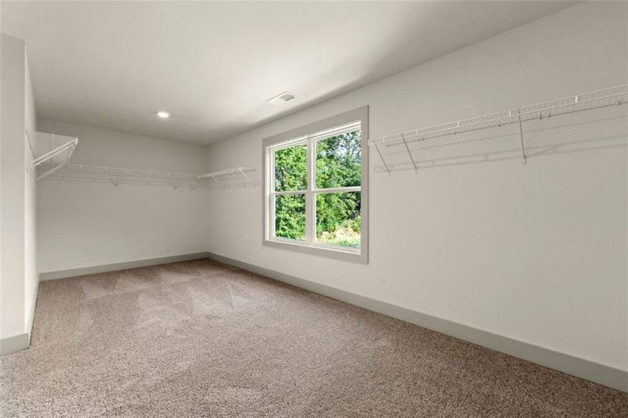 Spacious, unfurnished interior of a new home in Steeplechase, Hoschton (Image 25).