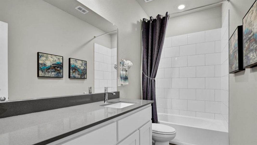 Furnished interior view inside a new home in Lakeview Pointe, Grand Prairie (Image 24).