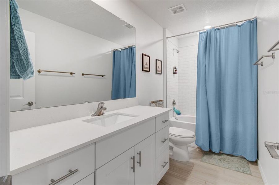 Furnished interior view inside a new home in , Land O' Lakes (Image 39).