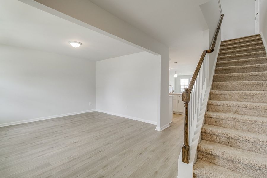 Spacious, unfurnished interior of a new home in Winston Point, Gilbert (Image 13).
