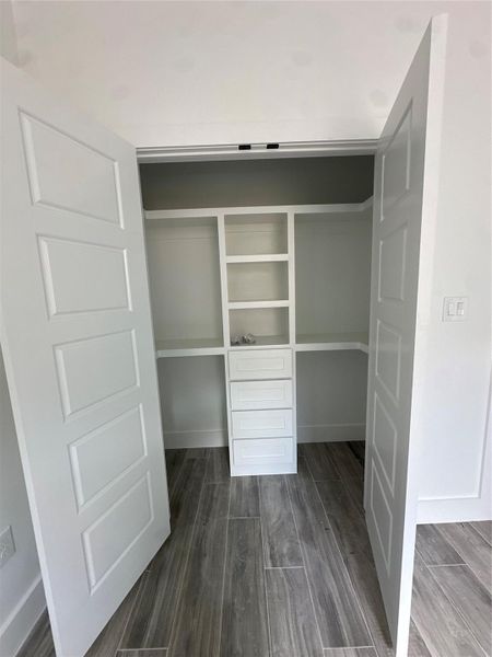 Spacious, unfurnished interior of a new home in , Clute (Image 13).