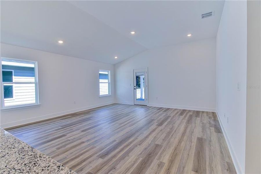 Spacious, unfurnished interior of a new home in Briarwood, Alachua (Image 15). Spacious, unfurnished interior of a new home in Briarwood, Alachua (Image 15).