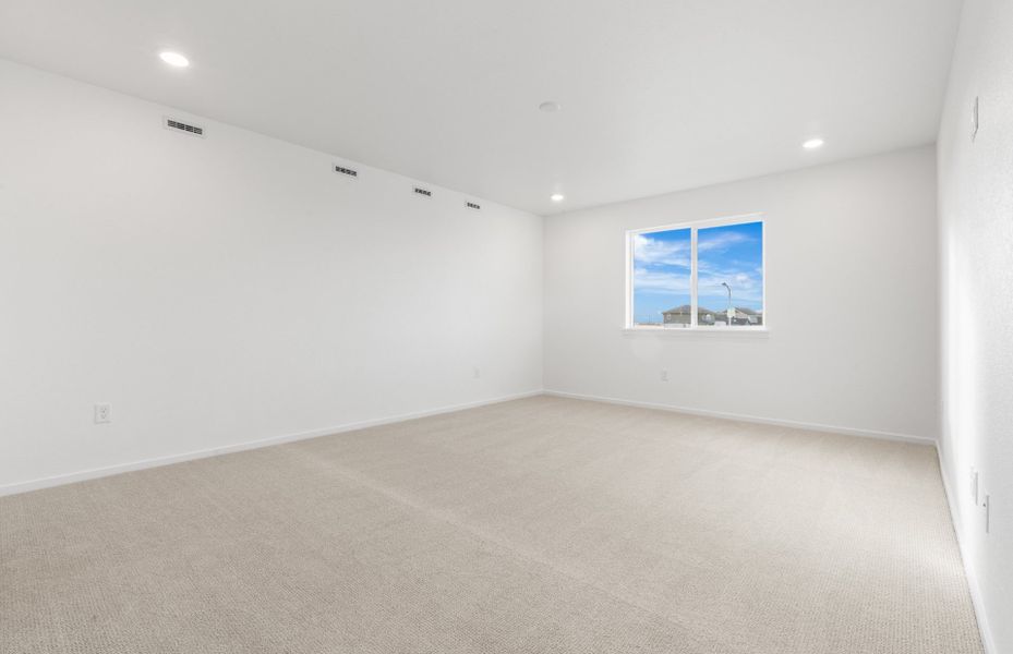 Spacious, unfurnished interior of a new home in Harvest Crossing, Aurora (Image 16). Spacious, unfurnished interior of a new home in Harvest Crossing, Aurora (Image 16).