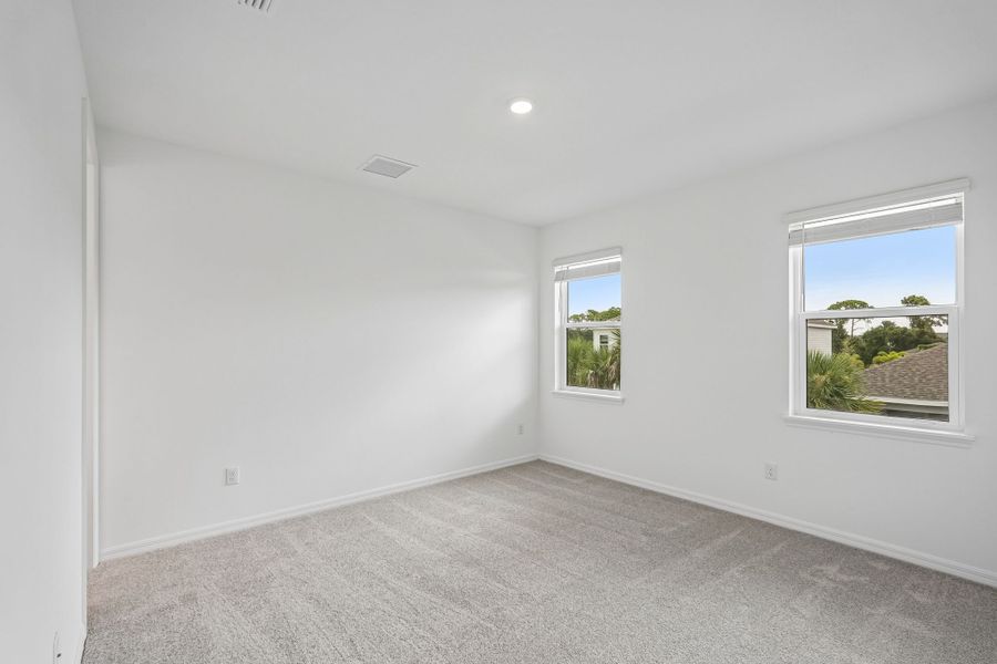 Spacious, unfurnished interior of a new home in Tiburon, Nokomis (Image 11).
