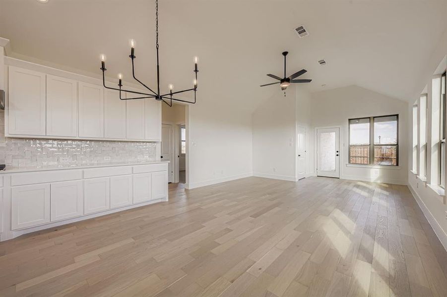 Spacious, unfurnished interior of a new home in Wellington 40s, Fort Worth (Image 22). Spacious, unfurnished interior of a new home in Wellington 40s, Fort Worth (Image 22).