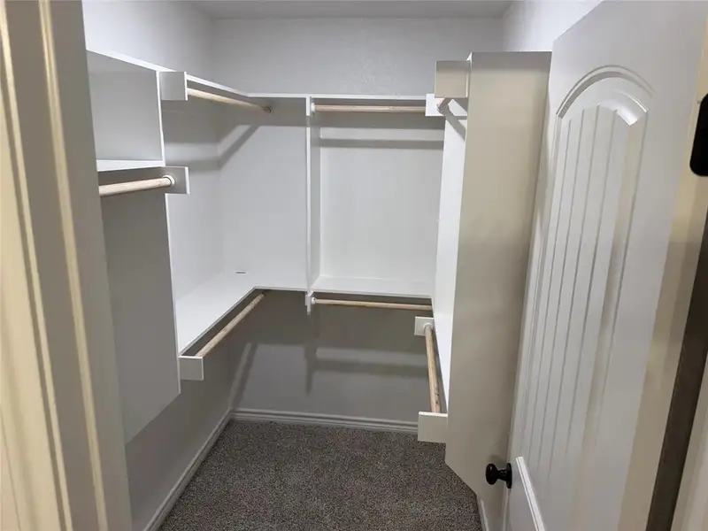 Spacious, unfurnished interior of a new home in , Springtown (Image 4).