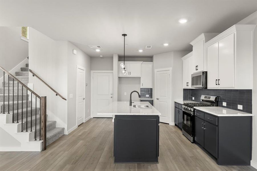 10. 2016 Aldrich - Kitchen