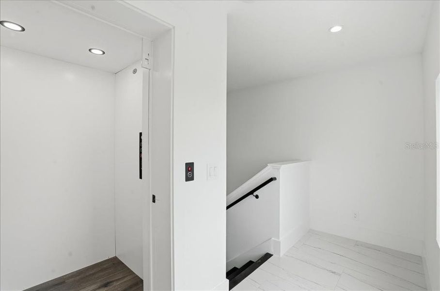 Spacious, unfurnished interior of a new home in , Englewood (Image 68).