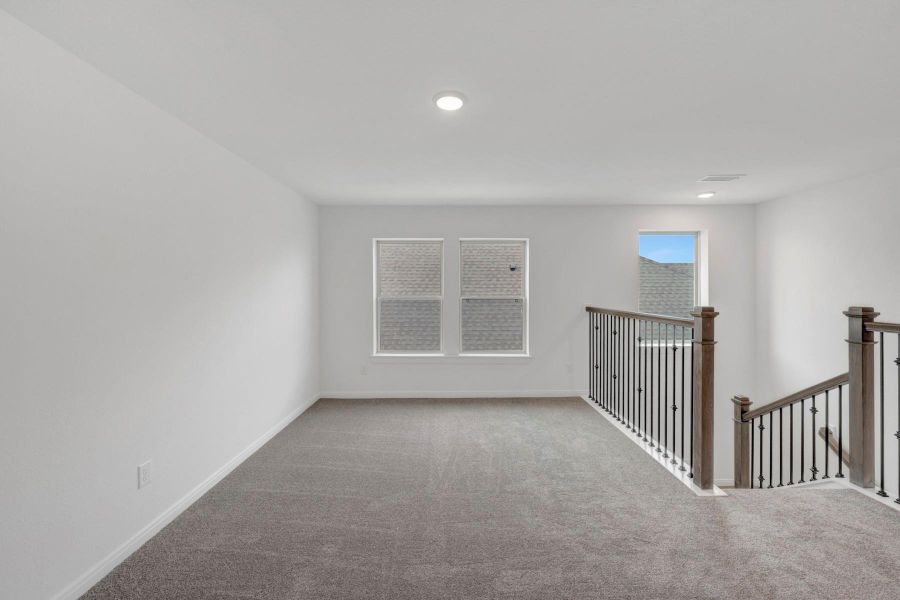 Spacious, unfurnished interior of a new home in Beacon Point at Lago Mar 50’ Homesites, Texas City (Image 19).