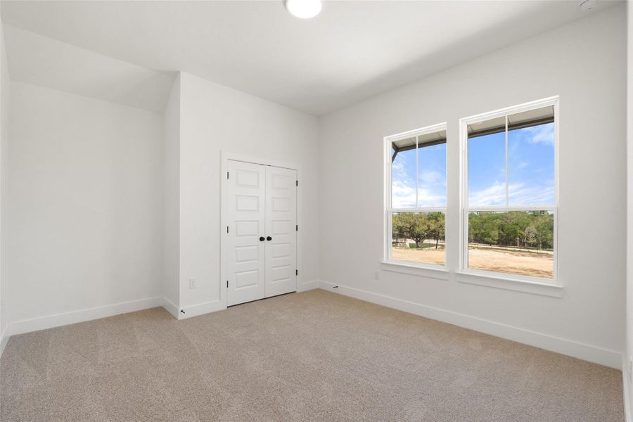 Spacious, unfurnished interior of a new home in Persimmon, Buda (Image 26).