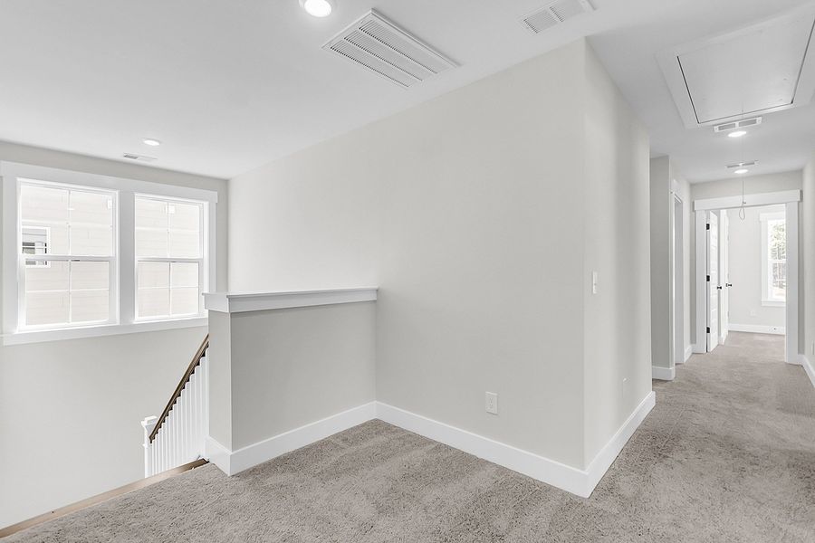 Spacious, unfurnished interior of a new home in Pineland Preserve, Summerville (Image 42). Spacious, unfurnished interior of a new home in Pineland Preserve, Summerville (Image 42).