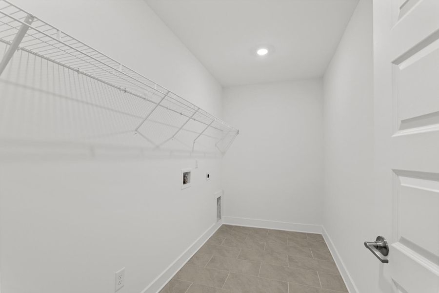 Spacious, unfurnished interior of a new home in Hancock Farms, Aiken (Image 26).