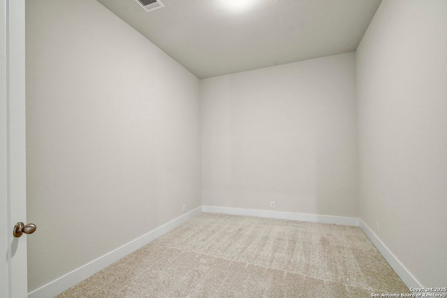 Spacious, unfurnished interior of a new home in Homestead, Schertz (Image 18).