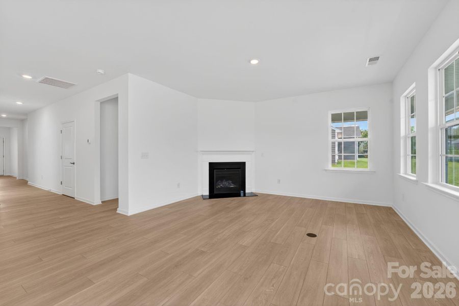 Spacious, unfurnished interior of a new home in Roselyn, Lancaster (Image 15). Spacious, unfurnished interior of a new home in Roselyn, Lancaster (Image 15).