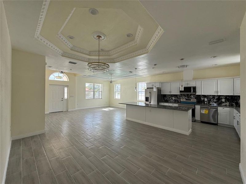 Spacious, unfurnished interior of a new home in , St. Petersburg (Image 18).