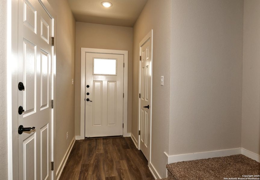 Spacious, unfurnished interior of a new home in , San Antonio (Image 35).