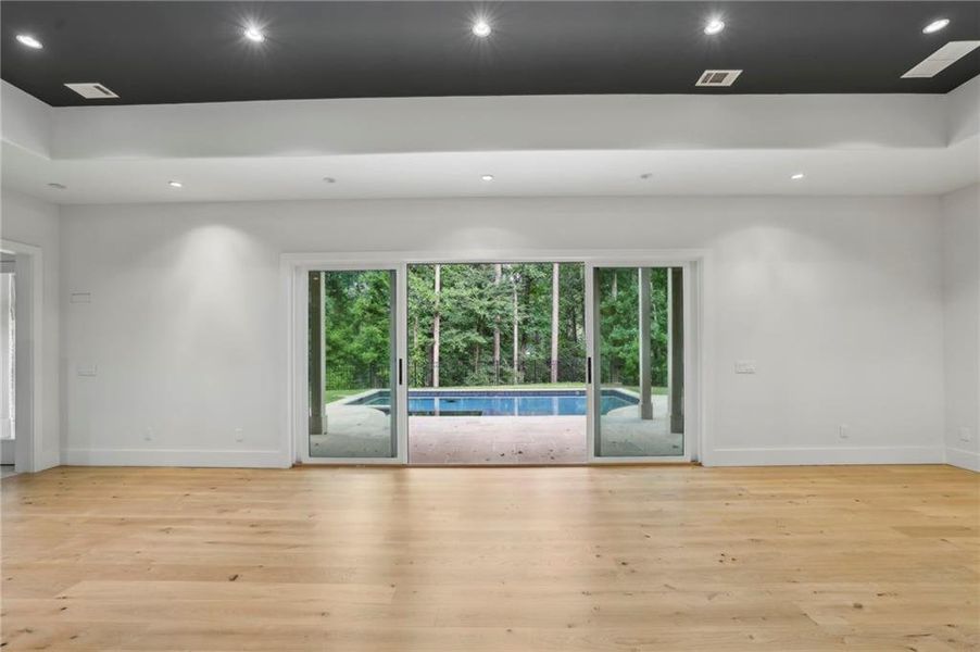 Spacious, unfurnished interior of a new home in , Atlanta (Image 26).