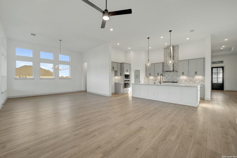 Spacious, unfurnished interior of a new home in Briggs Ranch – Signature Legacy Series, San Antonio (Image 15). Spacious, unfurnished interior of a new home in Briggs Ranch – Signature Legacy Series, San Antonio (Image 15).