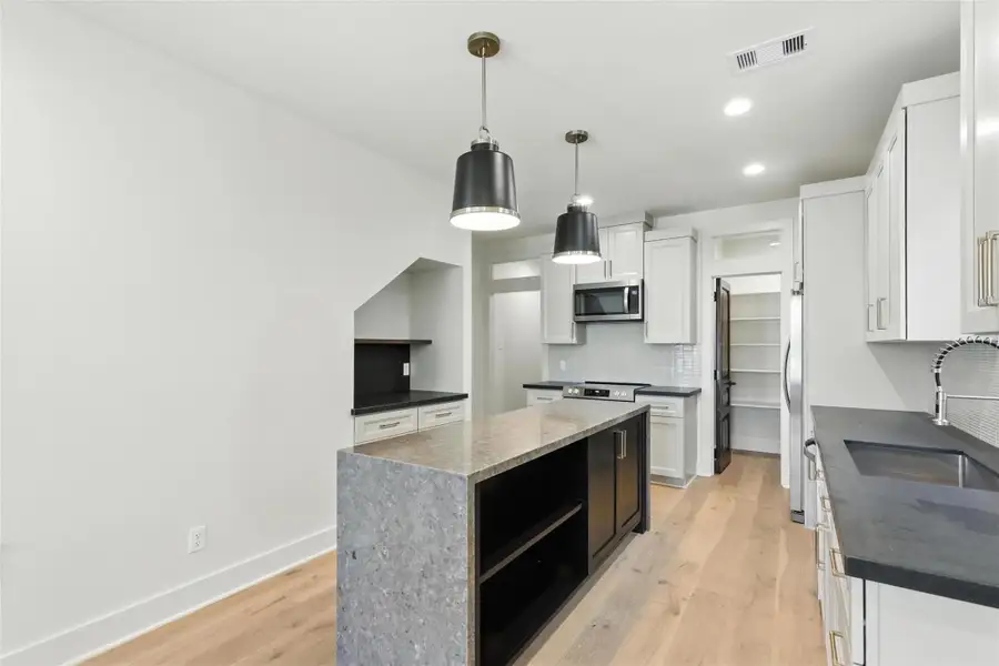 Furnished interior view inside a new home in , Galveston (Image 7).