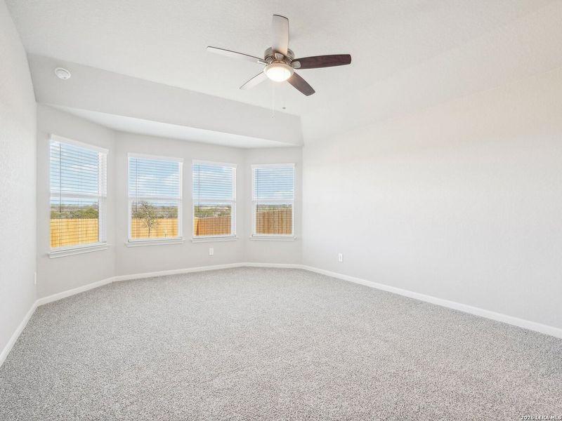Spacious, unfurnished interior of a new home in , Marion (Image 12).