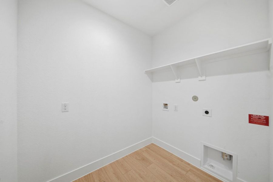 Spacious, unfurnished interior of a new home in Mill Creek Estates, Magnolia (Image 23).