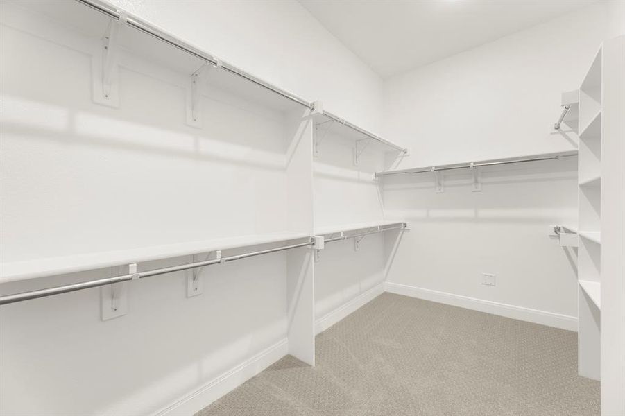 24. 5425 Varian - Closet