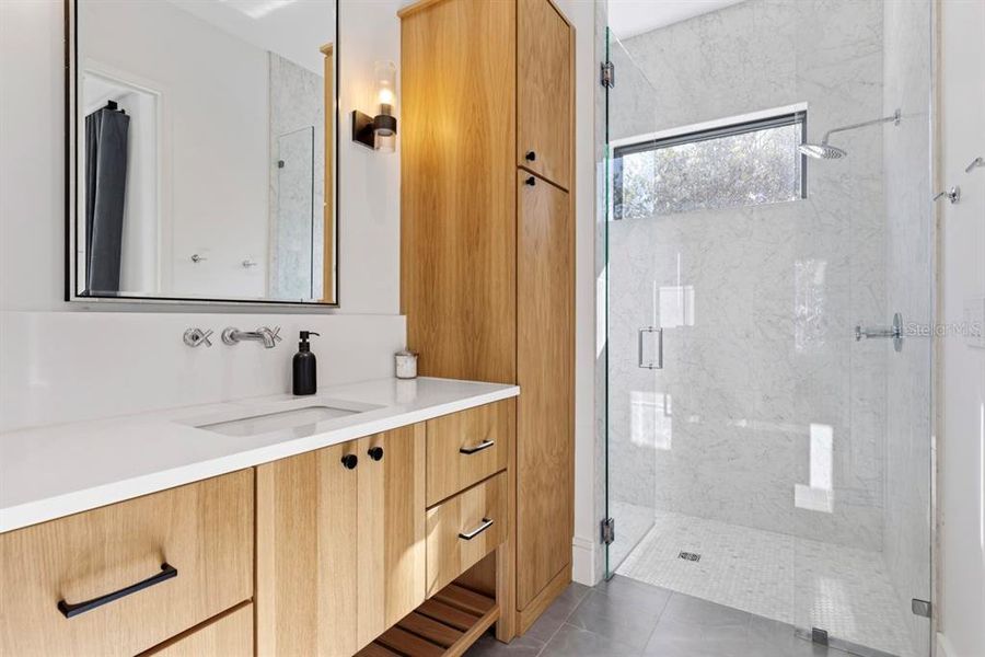 Furnished interior view inside a new home in , Orlando (Image 14).