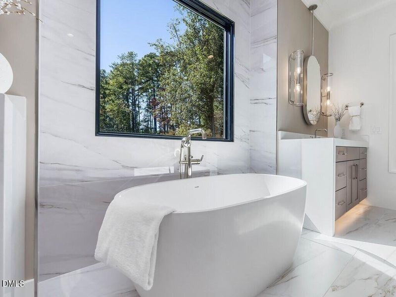 049_Primary Bathroom