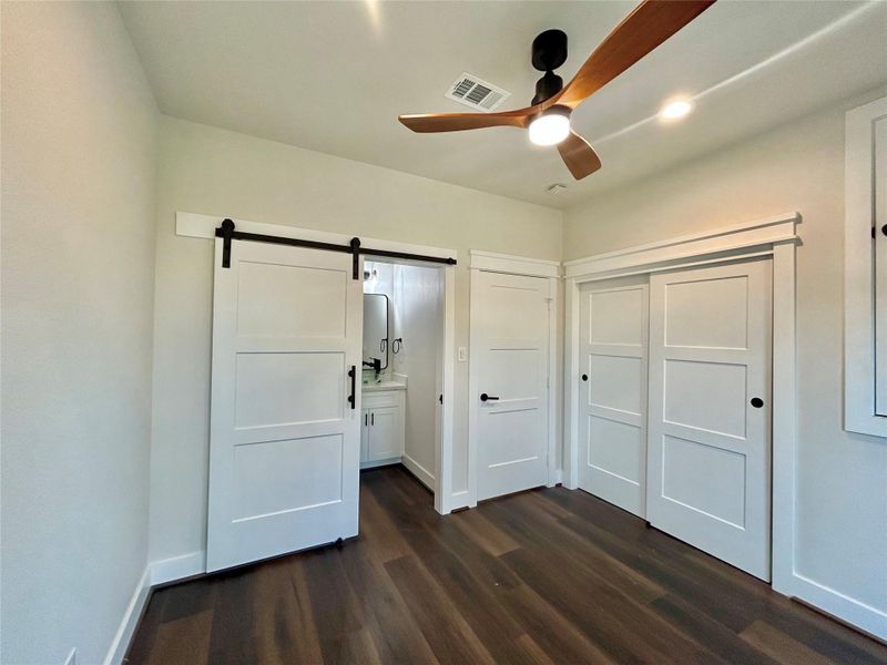 Spacious, unfurnished interior of a new home in , Dickinson (Image 21).