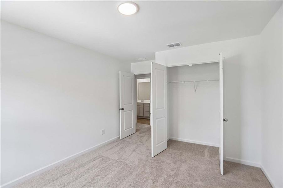 Spacious, unfurnished interior of a new home in The Pointe at Heron Bay, Locust Grove (Image 19).