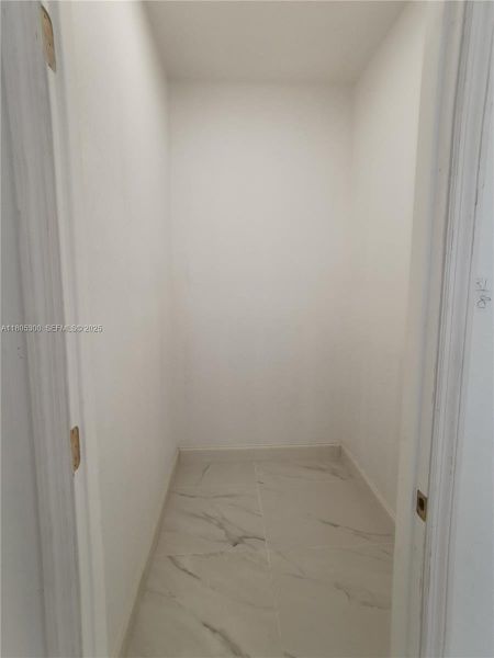 Spacious, unfurnished interior of a new home in , Lehigh Acres (Image 11).