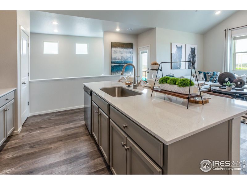 EXAMPLE PHOTO: KITCHEN ISLAND