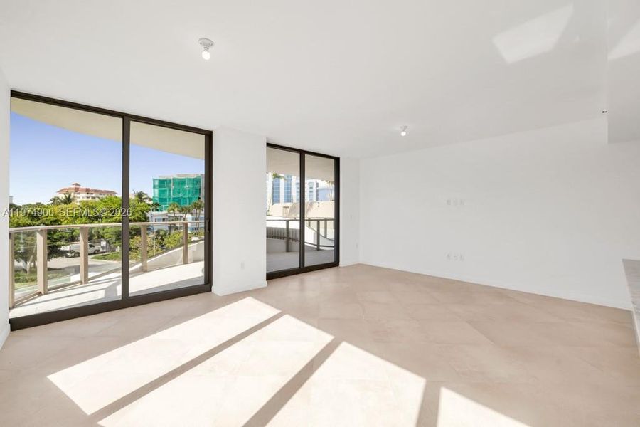 Spacious, unfurnished interior of a new home in , Bay Harbor Islands (Image 31).