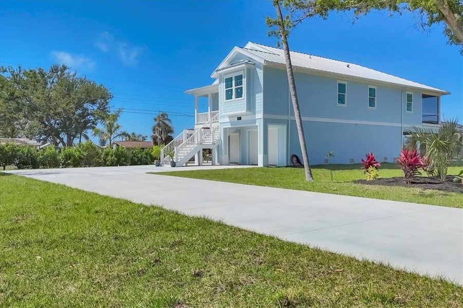 Exterior details and patio area of a home in , Englewood (Image 35).