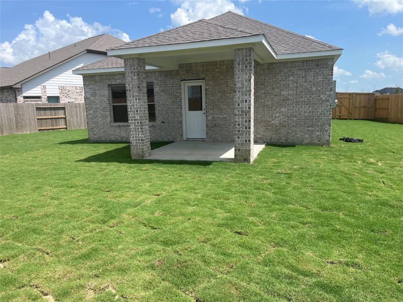 Exterior details and patio area of a home in Creekhaven, Rosharon (Image 2). Exterior details and patio area of a home in Creekhaven, Rosharon (Image 2).