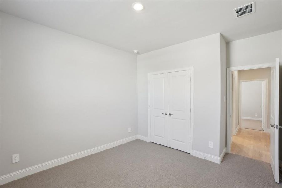 Photo is not of the actual home, but is an inspirational photo of builder’s model home and may depict options, furnishings, and/or decorator features that are not included. Photo is not of the actual home, but is an inspirational photo of builder’s model home and may depict options, furnishings, and/or decorator features that are not included.