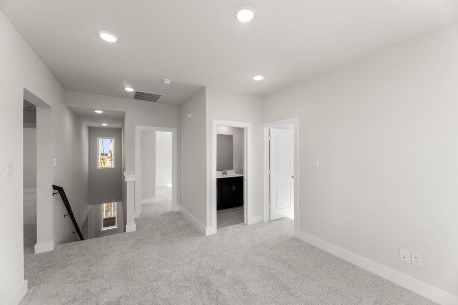 Spacious, unfurnished interior of a new home in Treeline, Justin (Image 21).