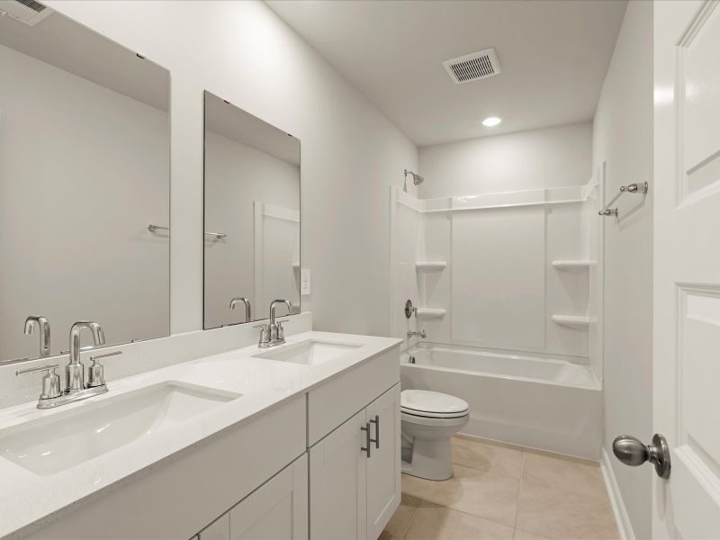 Welcome to the Lennon floorplan at Brayfield Manor - Heritage Collection.