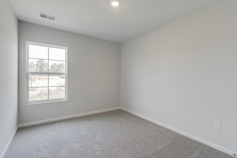 Spacious, unfurnished interior of a new home in Astoria, Columbia (Image 28).