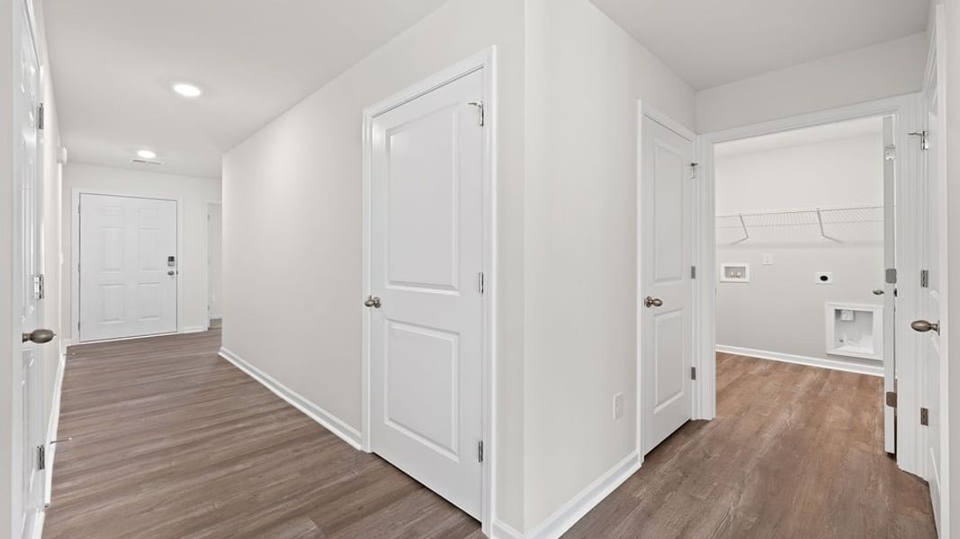 Spacious, unfurnished interior of a new home in Cloverdale Hills, Piedmont (Image 16).