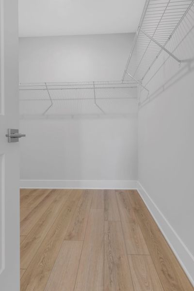 Spacious, unfurnished interior of a new home in Echo Park, Suwanee (Image 31).